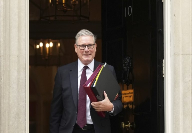 Ο Στάρμερ ανακοίνωσε ότι κανείς δεν θα μπορεί να δουλέψει στην Αγγλία εάν δεν έχει ψηφιακή ταυτότητα.